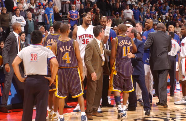 在强压之下 在强压之下